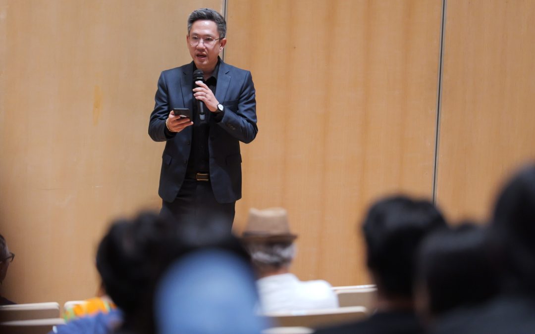 ภาพบรรยากาศในงานภาควิชาประวัติศาสตร์ศิลปะ คณะโบราณคดี มหาวิทยาลัยศิลปากร ร่วมกับ หอศิลป์ มหาวิทยาลัยศิลปากร และฝ่ายศิลปวัฒนธรรม จัดการบรรยายในหัวข้อ “Artist, Archive, Artefact: Southeast Asian Contemporary Artists’ Contemplations of the Past” (ศิลปิน-จดหมายเหตุ-วัตถุ: การครุ่นคิดถึงอดีตของศิลปินร่วมสมัยในเอเชียตะวันออกเฉียงใต้)